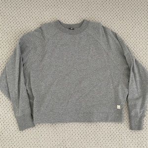 Vuori sweatshirt